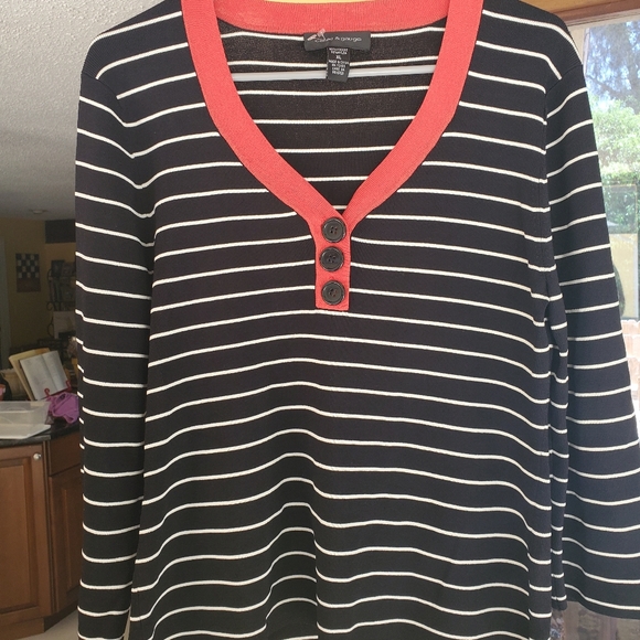 Sweater - Picture 2 of 5